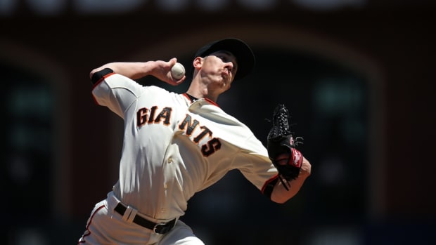 tim-lincecum-signs-angels.jpg